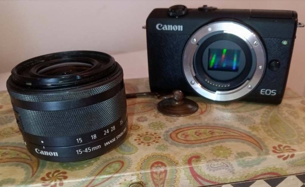 Canon EOS M200